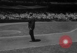 Immagine di Yankees baseball Pitcher Whitey Ford si ritira New York City USA, 1967, secondo 14 filmato di repertorio 65675072506