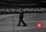 Immagine di Yankees baseball Pitcher Whitey Ford si ritira New York City USA, 1967, secondo 15 filmato di repertorio 65675072506