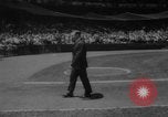 Immagine di Yankees baseball Pitcher Whitey Ford si ritira New York City USA, 1967, secondo 16 filmato di repertorio 65675072506