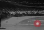 Immagine di Yankees baseball Pitcher Whitey Ford si ritira New York City USA, 1967, secondo 27 filmato di repertorio 65675072506