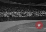 Immagine di Yankees baseball Pitcher Whitey Ford si ritira New York City USA, 1967, secondo 28 filmato di repertorio 65675072506