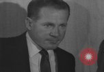Immagine di Yankees baseball Pitcher Whitey Ford si ritira New York City USA, 1967, secondo 36 filmato di repertorio 65675072506