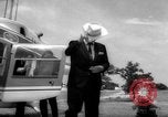 Image Première de The War Wagon Dallas Texas USA, 1967, de la seconde 9 séquences d'archives historiques vidéo 65675072509