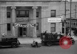 Image banque transformée en bar en fin d'interdiction Chicago Illinois USA, 1933, de la seconde 22 séquences d'archives historiques vidéo 65675072515