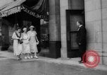 Image banque transformée en bar en fin d'interdiction Chicago Illinois USA, 1933, de la seconde 44 séquences d'archives historiques vidéo 65675072515