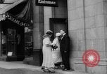 Image banque transformée en bar en fin d'interdiction Chicago Illinois USA, 1933, de la seconde 47 séquences d'archives historiques vidéo 65675072515