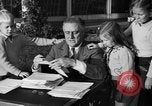 Immagine di Il presidente Franklin Roosevelt alla guida della sua mano-auto controllata Hyde Park New York USA, 1936, secondo 34 filmato di repertorio 65675072517