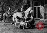 Immagine di Il presidente Franklin Roosevelt alla guida della sua mano-auto controllata Hyde Park New York USA, 1936, secondo 46 filmato di repertorio 65675072517