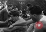 Standbild Universität get together New York City USA, 1936, aus Sekunde 13 historischem Filmmaterial Videoclip 65675072525