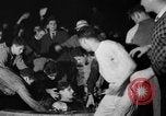 Standbild Universität get together New York City USA, 1936, aus Sekunde 26 historischem Filmmaterial Videoclip 65675072525