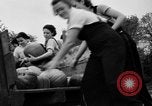 Standbild Junge Frauen Landwirte New Hebron Mississippi USA, 1936, aus Sekunde 38 historischem Filmmaterial Videoclip 65675072526