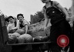 Standbild Junge Frauen Landwirte New Hebron Mississippi USA, 1936, aus Sekunde 39 historischem Filmmaterial Videoclip 65675072526