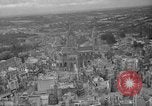 Immagine di Danni di bomba Coutances Francia, 1944, secondo 3 filmato di repertorio 65675072544
