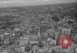 Immagine di Danni di bomba Coutances Francia, 1944, secondo 5 filmato di repertorio 65675072544