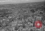 Immagine di Danni di bomba Coutances Francia, 1944, secondo 6 filmato di repertorio 65675072544
