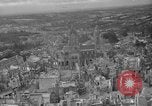 Immagine di Danni di bomba Coutances Francia, 1944, secondo 7 filmato di repertorio 65675072544