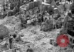 Immagine di Danni di bomba Coutances Francia, 1944, secondo 14 filmato di repertorio 65675072544
