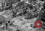 Immagine di Danni di bomba Coutances Francia, 1944, secondo 15 filmato di repertorio 65675072544