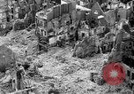 Immagine di Danni di bomba Coutances Francia, 1944, secondo 16 filmato di repertorio 65675072544