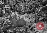 Immagine di Danni di bomba Coutances Francia, 1944, secondo 18 filmato di repertorio 65675072544