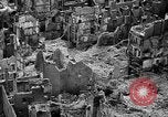 Immagine di Danni di bomba Coutances Francia, 1944, secondo 22 filmato di repertorio 65675072544