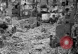 Immagine di Danni di bomba Coutances Francia, 1944, secondo 38 filmato di repertorio 65675072544