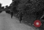 Standbild US4th Armored Division in Operation Cobra in Zweiten Weltkrieg Periers Frankreich, 1944, aus Sekunde 8 historischem Filmmaterial Videoclip 65675072546