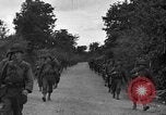 Standbild US4th Armored Division in Operation Cobra in Zweiten Weltkrieg Periers Frankreich, 1944, aus Sekunde 23 historischem Filmmaterial Videoclip 65675072546