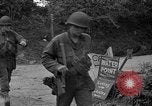 Standbild US4th Armored Division in Operation Cobra in Zweiten Weltkrieg Periers Frankreich, 1944, aus Sekunde 30 historischem Filmmaterial Videoclip 65675072546