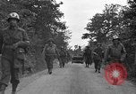 Standbild US4th Armored Division in Operation Cobra in Zweiten Weltkrieg Periers Frankreich, 1944, aus Sekunde 50 historischem Filmmaterial Videoclip 65675072546