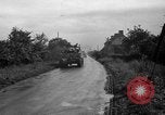 Standbild US4th Armored Division in Operation Cobra in Zweiten Weltkrieg Periers Frankreich, 1944, aus Sekunde 55 historischem Filmmaterial Videoclip 65675072546