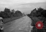 Standbild US4th Armored Division in Operation Cobra in Zweiten Weltkrieg Periers Frankreich, 1944, aus Sekunde 60 historischem Filmmaterial Videoclip 65675072546
