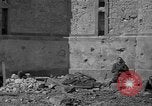 Immagine di Prigionieri tedeschi custodito da noi parlamentari durante la seconda guerra mondiale Periers Francia, 1944, secondo 5 filmato di repertorio 65675072547