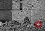 Immagine di Prigionieri tedeschi custodito da noi parlamentari durante la seconda guerra mondiale Periers Francia, 1944, secondo 6 filmato di repertorio 65675072547
