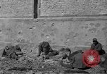 Immagine di Prigionieri tedeschi custodito da noi parlamentari durante la seconda guerra mondiale Periers Francia, 1944, secondo 9 filmato di repertorio 65675072547