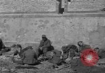 Immagine di Prigionieri tedeschi custodito da noi parlamentari durante la seconda guerra mondiale Periers Francia, 1944, secondo 11 filmato di repertorio 65675072547