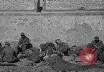 Immagine di Prigionieri tedeschi custodito da noi parlamentari durante la seconda guerra mondiale Periers Francia, 1944, secondo 12 filmato di repertorio 65675072547
