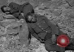 Immagine di Prigionieri tedeschi custodito da noi parlamentari durante la seconda guerra mondiale Periers Francia, 1944, secondo 30 filmato di repertorio 65675072547