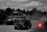 Standbild USA 2nd Armored Division während der Operation Cobra in Zweiten Weltkrieg Canisy Frankreich, 1944, aus Sekunde 3 historischem Filmmaterial Videoclip 65675072548