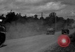 Standbild USA 2nd Armored Division während der Operation Cobra in Zweiten Weltkrieg Canisy Frankreich, 1944, aus Sekunde 6 historischem Filmmaterial Videoclip 65675072548