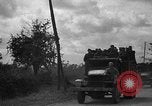 Standbild USA 2nd Armored Division während der Operation Cobra in Zweiten Weltkrieg Canisy Frankreich, 1944, aus Sekunde 8 historischem Filmmaterial Videoclip 65675072548