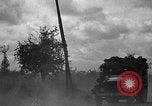 Standbild USA 2nd Armored Division während der Operation Cobra in Zweiten Weltkrieg Canisy Frankreich, 1944, aus Sekunde 10 historischem Filmmaterial Videoclip 65675072548