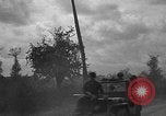 Standbild USA 2nd Armored Division während der Operation Cobra in Zweiten Weltkrieg Canisy Frankreich, 1944, aus Sekunde 14 historischem Filmmaterial Videoclip 65675072548