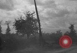Standbild USA 2nd Armored Division während der Operation Cobra in Zweiten Weltkrieg Canisy Frankreich, 1944, aus Sekunde 15 historischem Filmmaterial Videoclip 65675072548