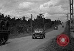 Standbild USA 2nd Armored Division während der Operation Cobra in Zweiten Weltkrieg Canisy Frankreich, 1944, aus Sekunde 17 historischem Filmmaterial Videoclip 65675072548