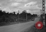 Standbild USA 2nd Armored Division während der Operation Cobra in Zweiten Weltkrieg Canisy Frankreich, 1944, aus Sekunde 20 historischem Filmmaterial Videoclip 65675072548