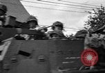 Standbild USA 2nd Armored Division während der Operation Cobra in Zweiten Weltkrieg Canisy Frankreich, 1944, aus Sekunde 22 historischem Filmmaterial Videoclip 65675072548