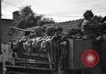 Standbild USA 2nd Armored Division während der Operation Cobra in Zweiten Weltkrieg Canisy Frankreich, 1944, aus Sekunde 25 historischem Filmmaterial Videoclip 65675072548