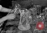 Standbild schneiden Glas machen United States USA, 1919, aus Sekunde 6 historischem Filmmaterial Videoclip 65675072549
