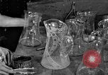 Standbild schneiden Glas machen United States USA, 1919, aus Sekunde 7 historischem Filmmaterial Videoclip 65675072549